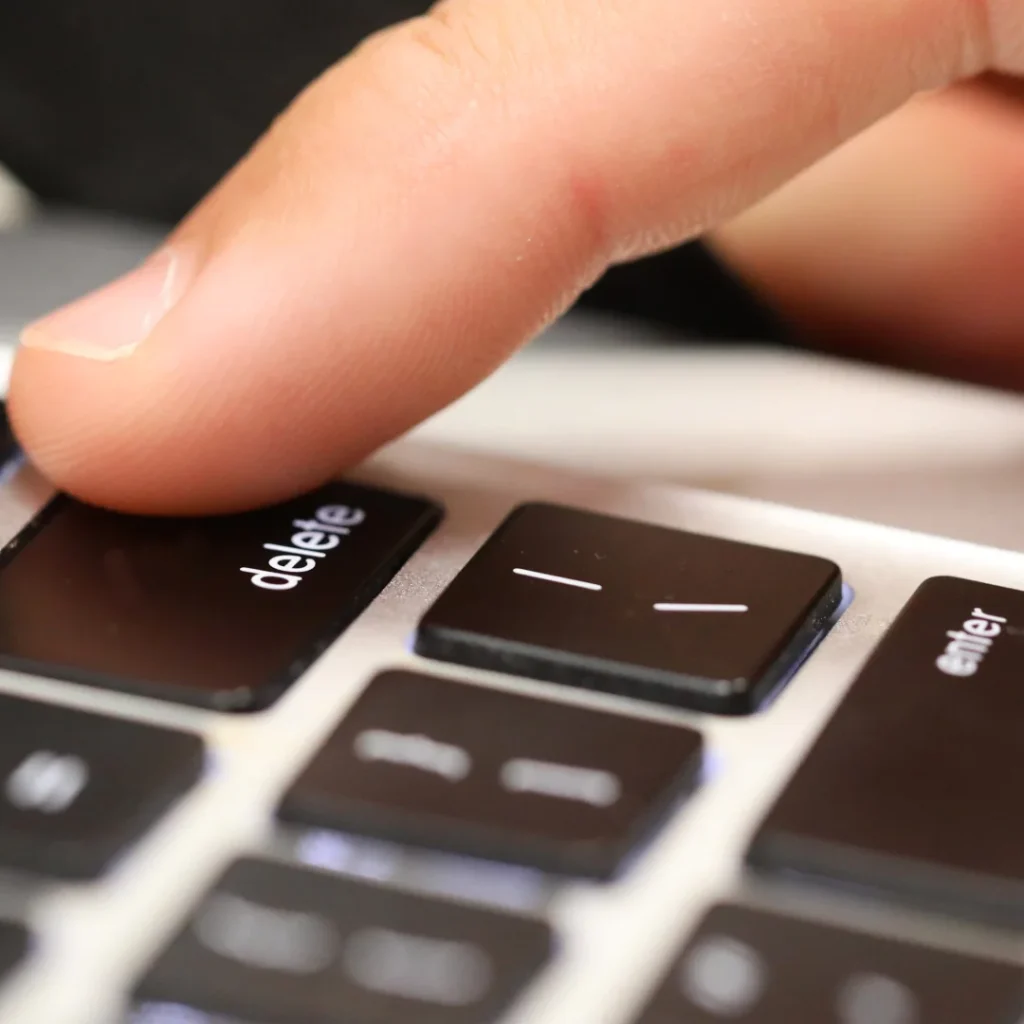 Cómo Borrar Comentarios Negativos en México: Guía Profesional