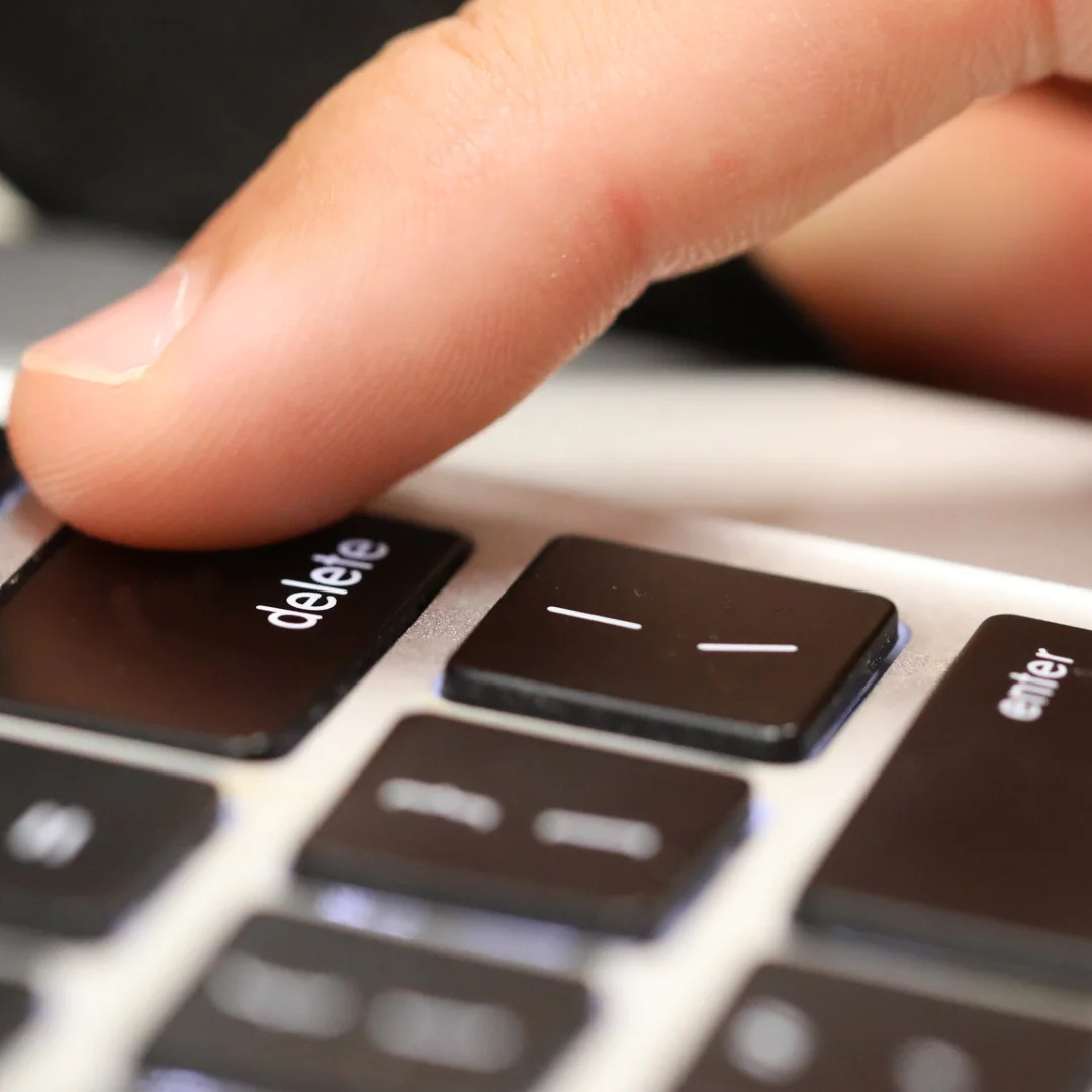 Cómo Borrar Comentarios Negativos en México: Guía Profesional