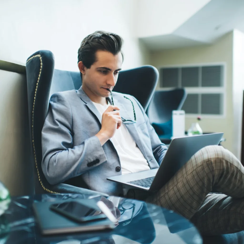 Cómo Eliminar Noticias Negativas en Argentina: Guía Profesional